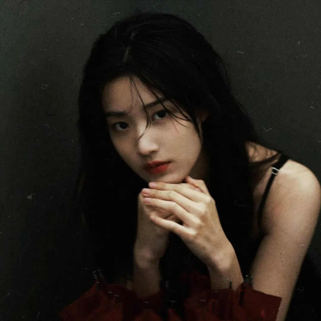 红色八爪女